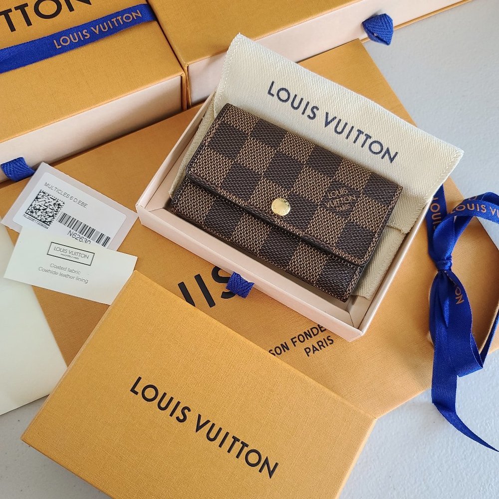 Authentic Louis Vuitton 6 key holder Damier